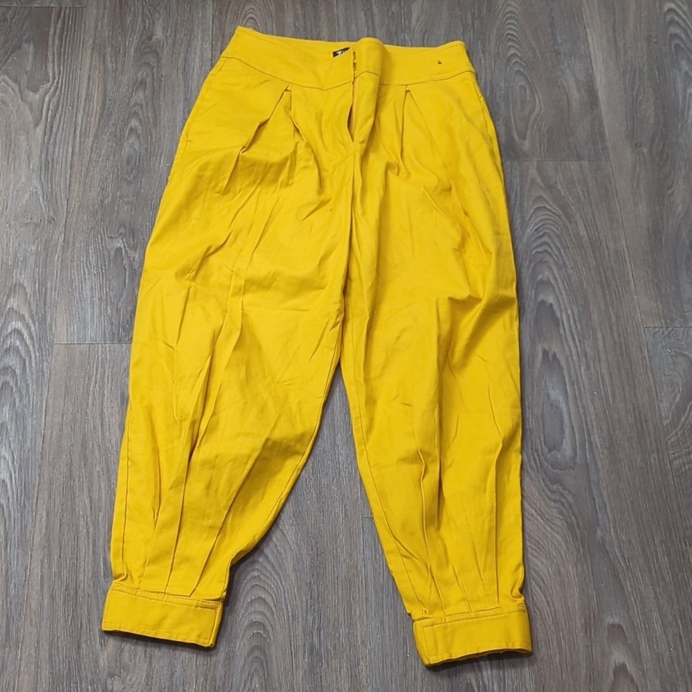 🌟NWT 7th Avenue NYC Yellow Ankle Crop Dress Pants - Picture 2 of 6
